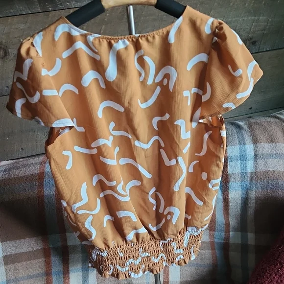 Ann Taylor Orange and White Blouse - Picture 3 of 3